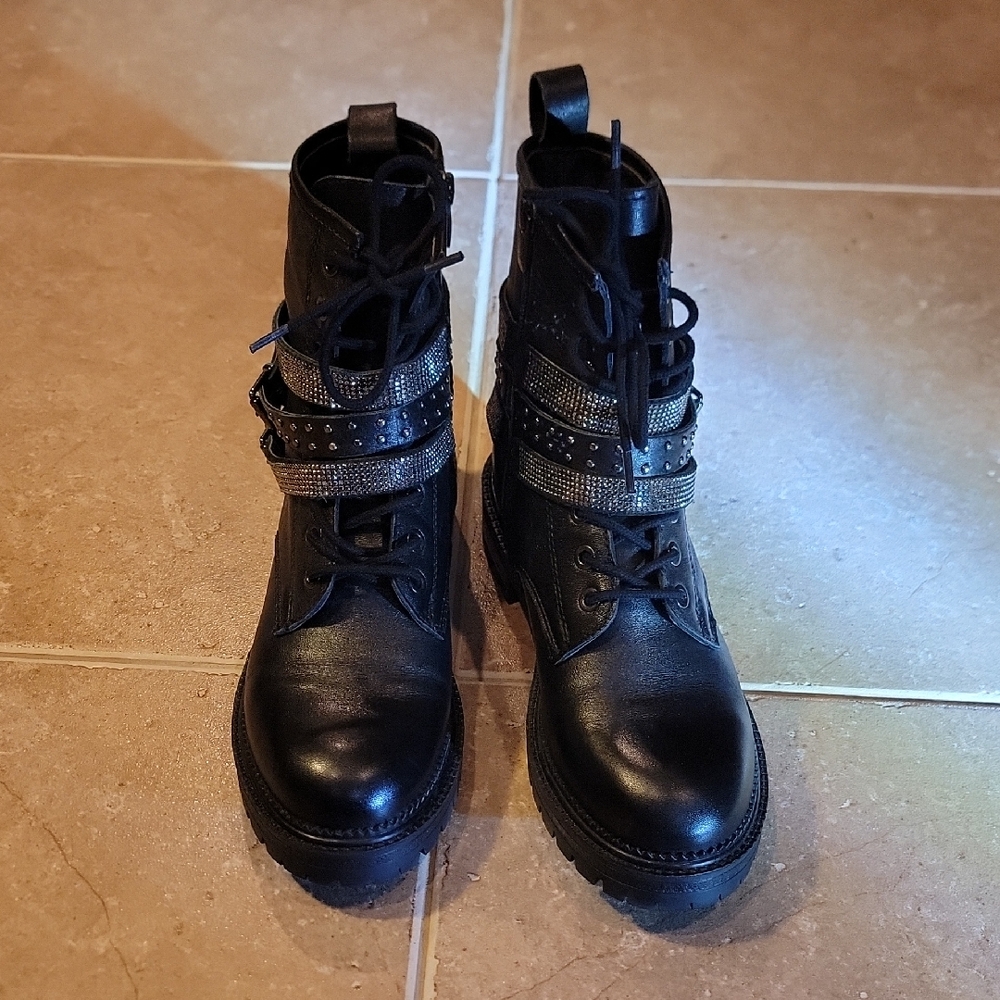 Steve Madden Black Combat Boots/Size 7.5  NEW/Never Worn  Studded Buckle Detail